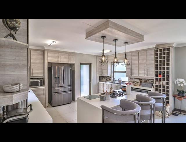 4 BEDROOM HOUSE FOR SALE IN MIDSTREAM RIDGE